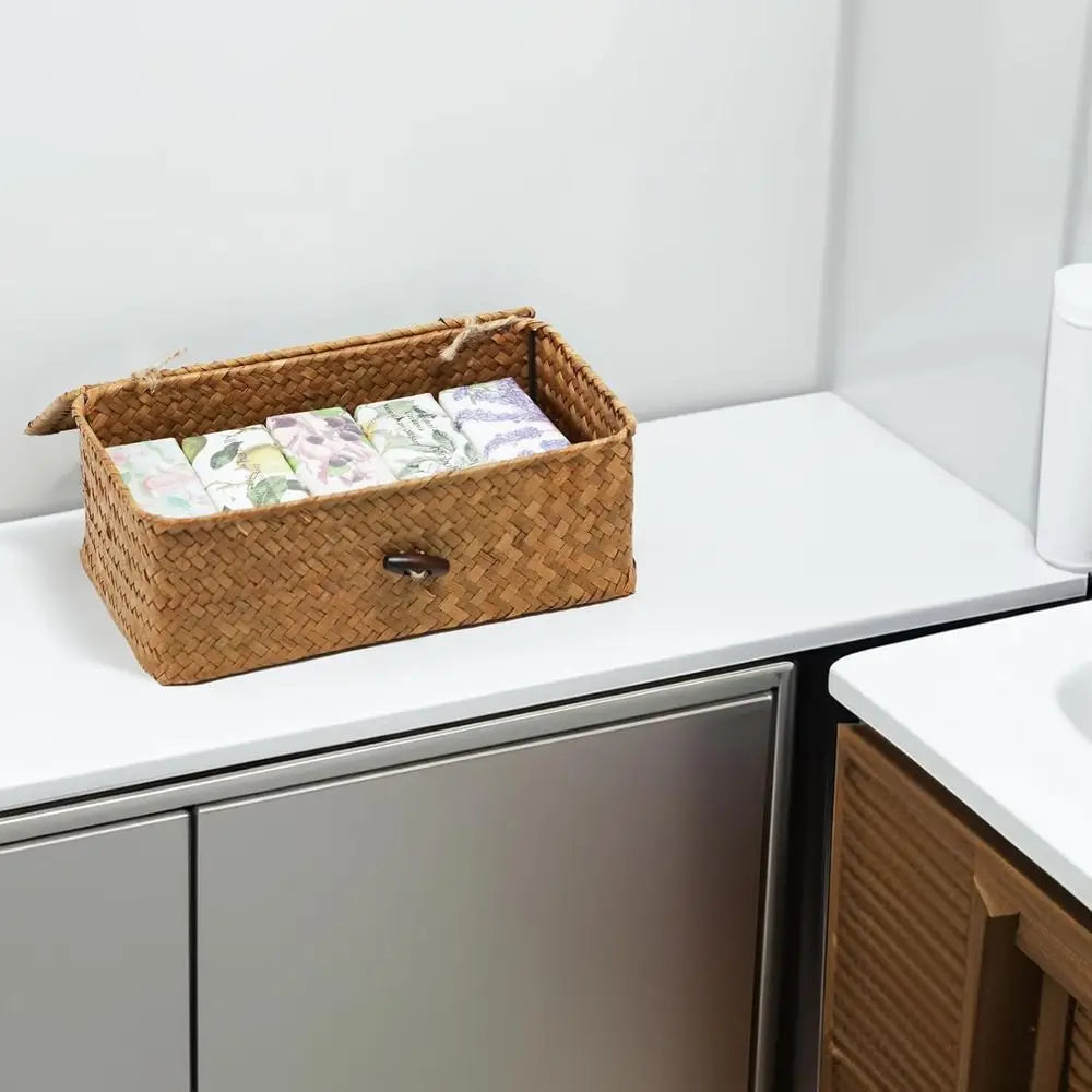 Set of 2 Wicker Baskets with Lid, Seagrass Storage Baskets, Decorative and Organizing Home